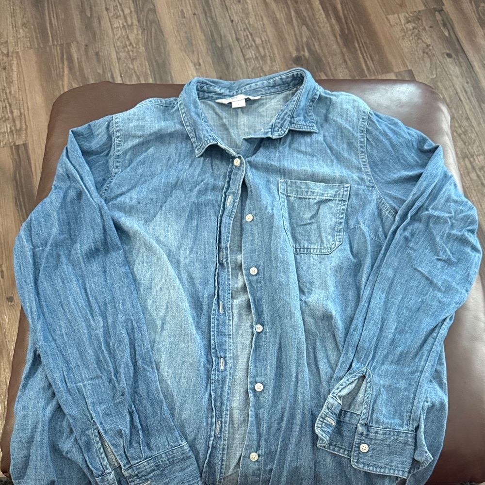 Old Navy Women's Blue Button Down Shirt